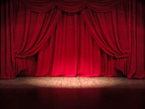Dîners-Spectacles à Hyères dans le var, CABARET La Cour royale